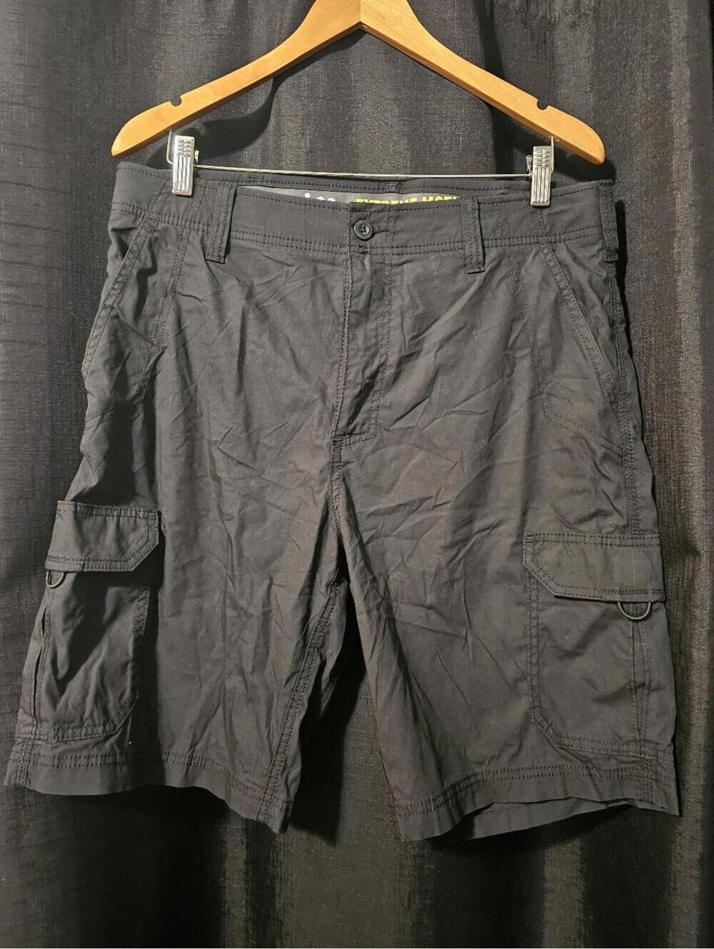 Lee Men's Black Cargo Shorts with Utility Pockets